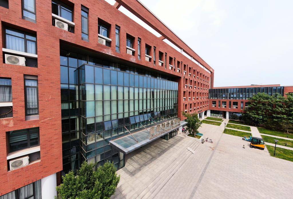 天津大学智能与计算学部插图